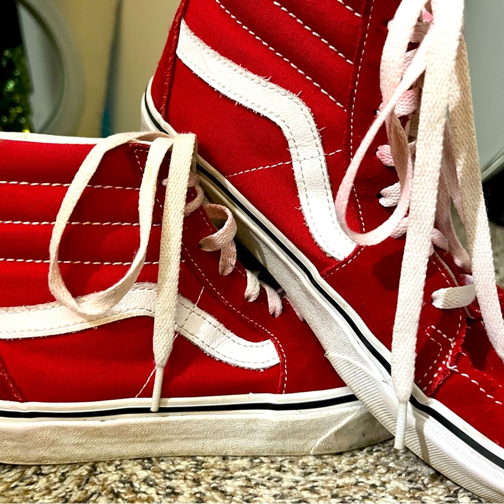 ❤️ Classic Red Suede Vans Sk8-Hi | Women’s Size 7.5 ❤️